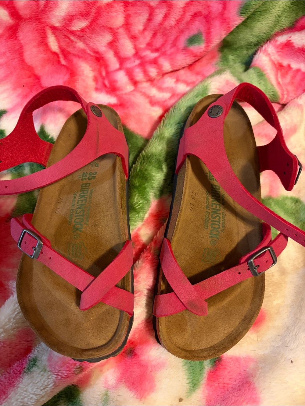 Birkenstock Women’s Pink Crisscross Buckle Sandals